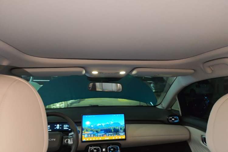 Used AION UT 2025 420 Prestige Edition Headliner