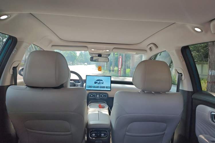Used AION UT 2025 420 Prestige Edition Headliner