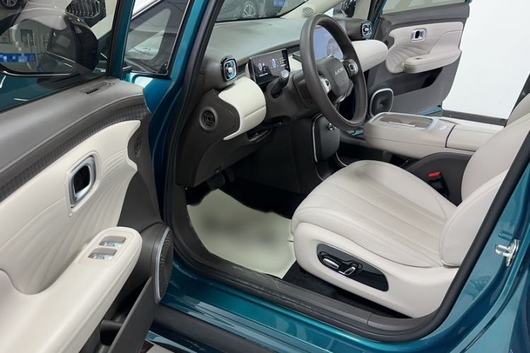 Used AION UT 2025 420 Prestige Edition Interior 1