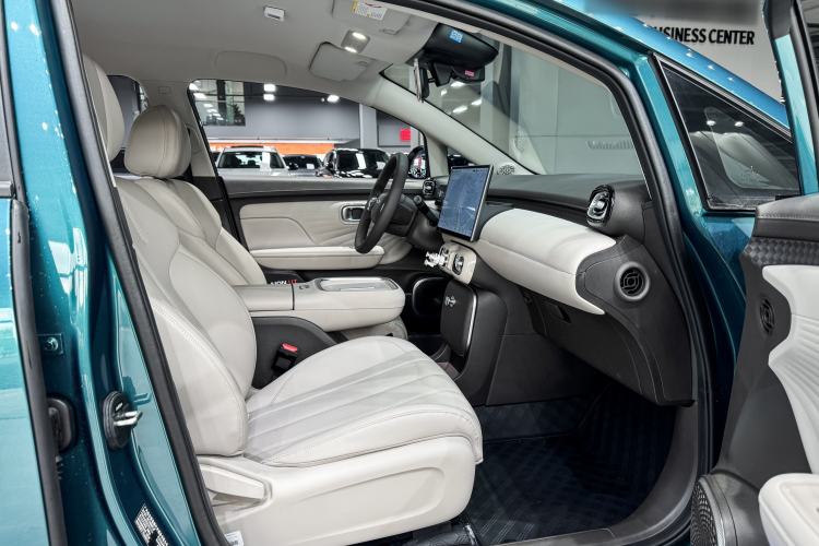 Used AION UT 2025 420 Intelligent Luxury Edition Interior 1