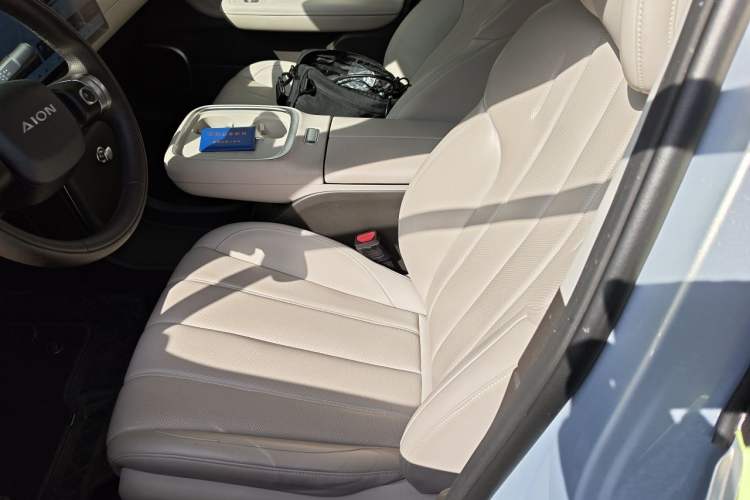 Used AION UT 2025 420 Prestige Edition Interior 3