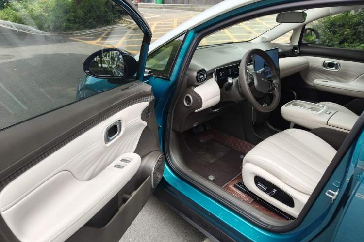 Used AION UT 2025 420 Prestige Edition Interior 4