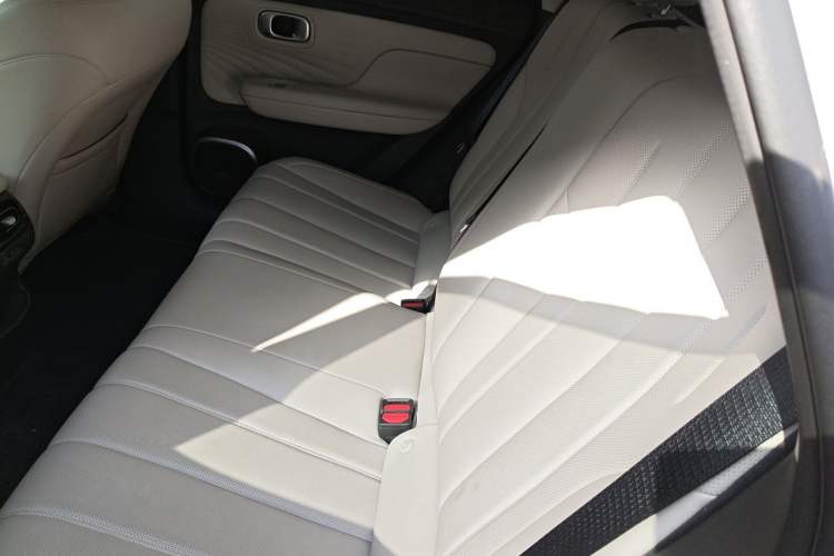 Used AION UT 2025 420 Prestige Edition Interior 4