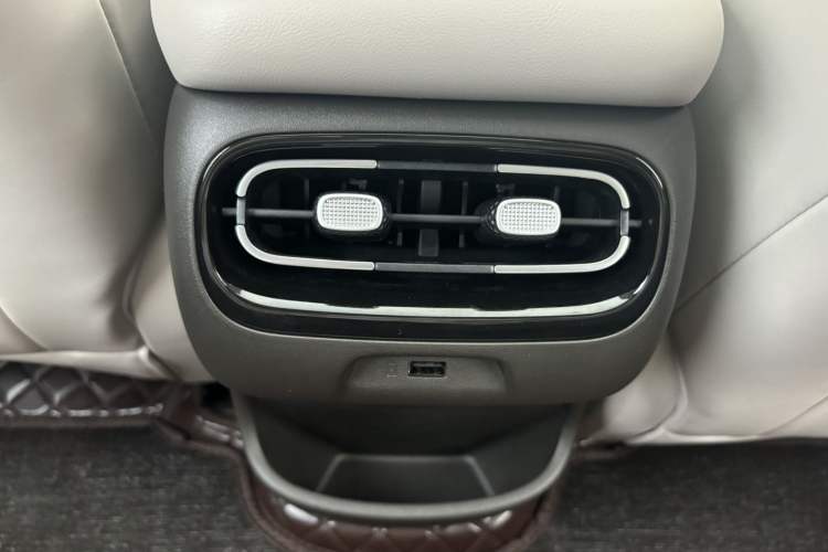 Used AION UT 2025 420 Prestige Edition Interior 7