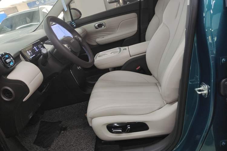 Used AION UT 2025 420 Prestige Edition Left Front Seat