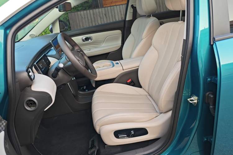 Used AION UT 2025 420 Prestige Edition Left Front Seat
