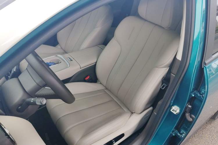 Used AION UT 2025 420 Prestige Edition Left Front Seat