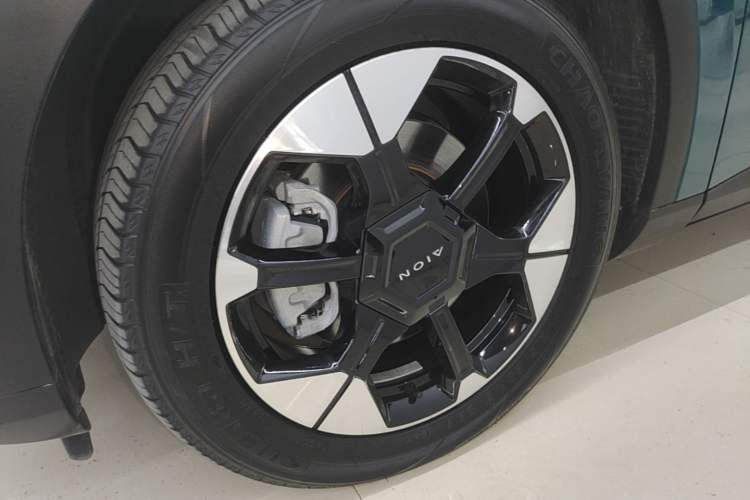 Used AION UT 2025 420 Prestige Edition Left Front Wheel Hub
