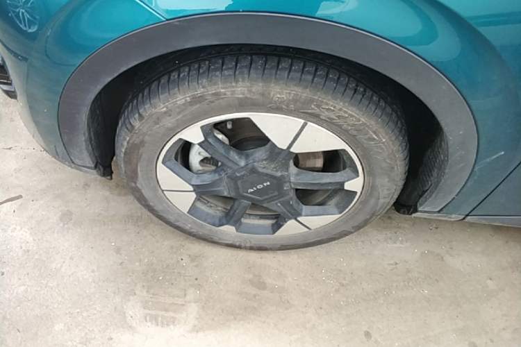 Used AION UT 2025 420 Prestige Edition Left Front Wheel Hub