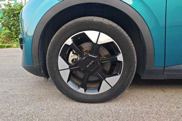 Used AION UT 2025 420 Prestige Edition Left Front Wheel Hub