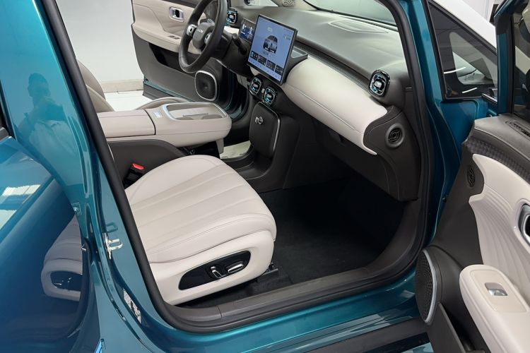 Used AION UT 2025 420 Prestige Edition Left Rear Seat