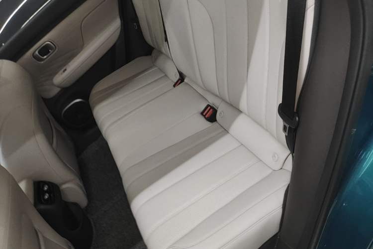 Used AION UT 2025 420 Prestige Edition Left Rear Seat