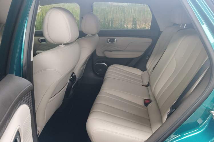 Used AION UT 2025 420 Prestige Edition Left Rear Seat