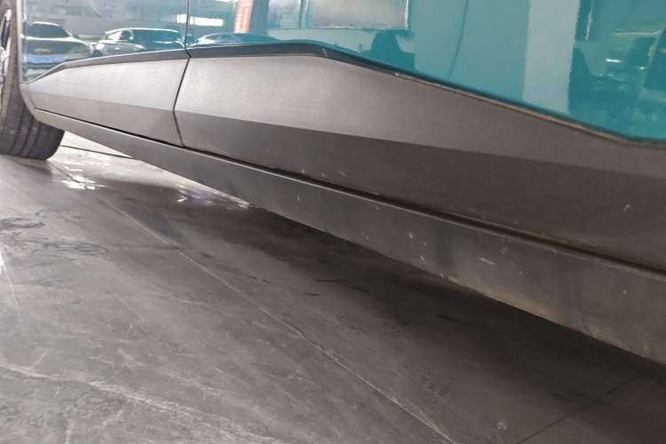 Used AION UT 2025 420 Prestige Edition Left Side Sill