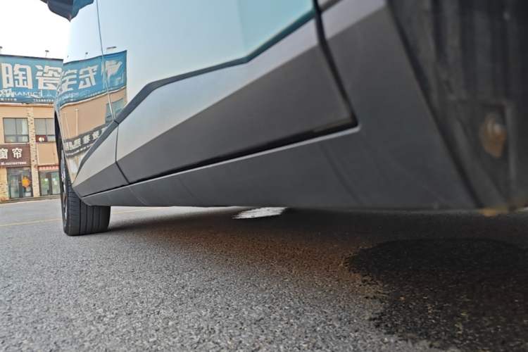 Used AION UT 2025 420 Prestige Edition Left Side Sill
