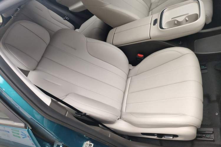 Used AION UT 2025 420 Prestige Edition Right Front Seat
