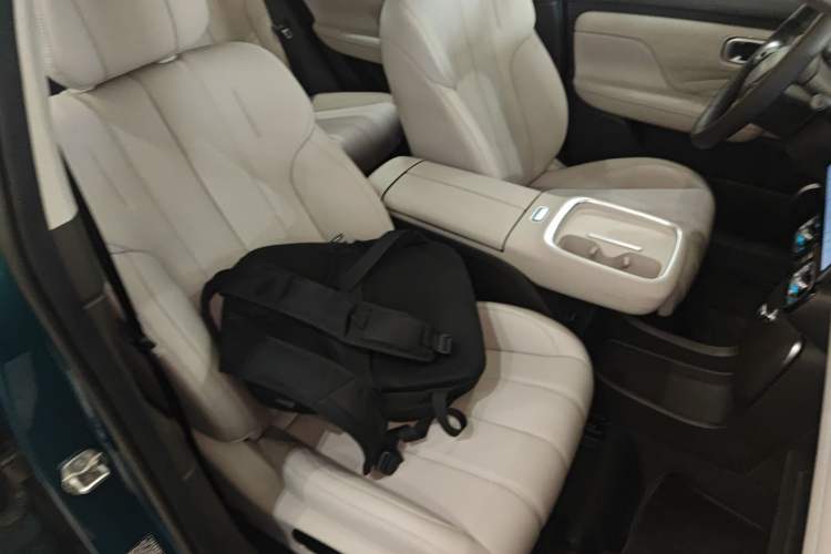 Used AION UT 2025 420 Prestige Edition Right Front Seat