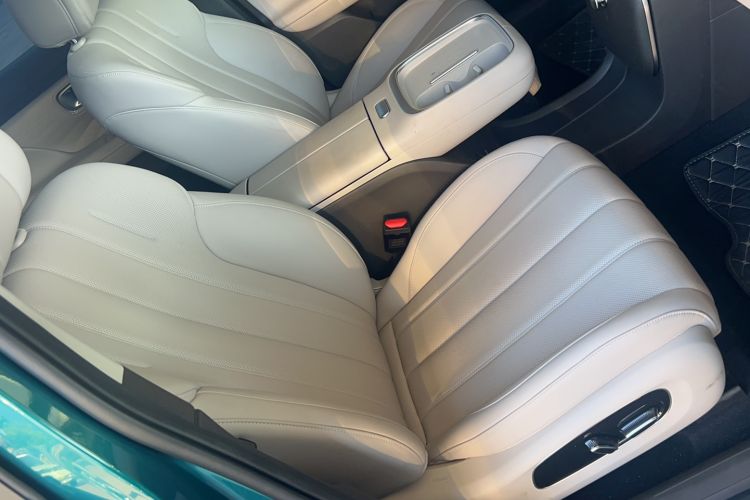 Used AION UT 2025 420 Prestige Edition Right Front Seat
