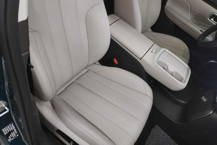 Used AION UT 2025 420 Prestige Edition Right Front Seat