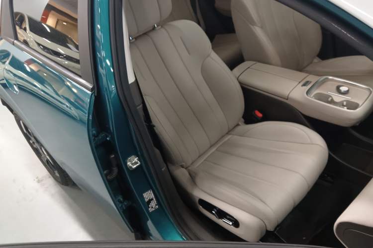 Used AION UT 2025 420 Prestige Edition Right Front Seat