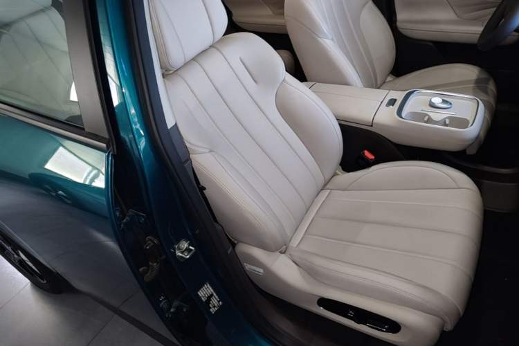 Used AION UT 2025 420 Prestige Edition Right Front Seat