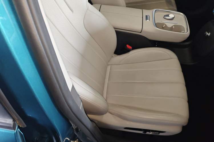 Used AION UT 2025 420 Prestige Edition Right Front Seat