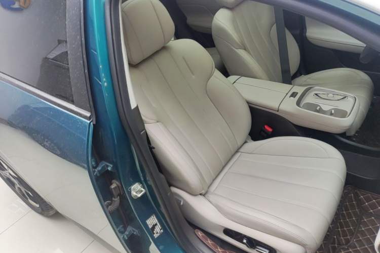 Used AION UT 2025 420 Prestige Edition Right Front Seat