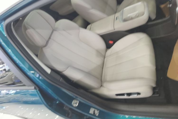 Used AION UT 2025 420 Prestige Edition Right Front Seat