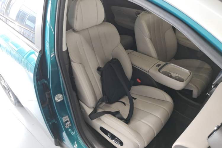 Used AION UT 2025 420 Prestige Edition Right Front Seat