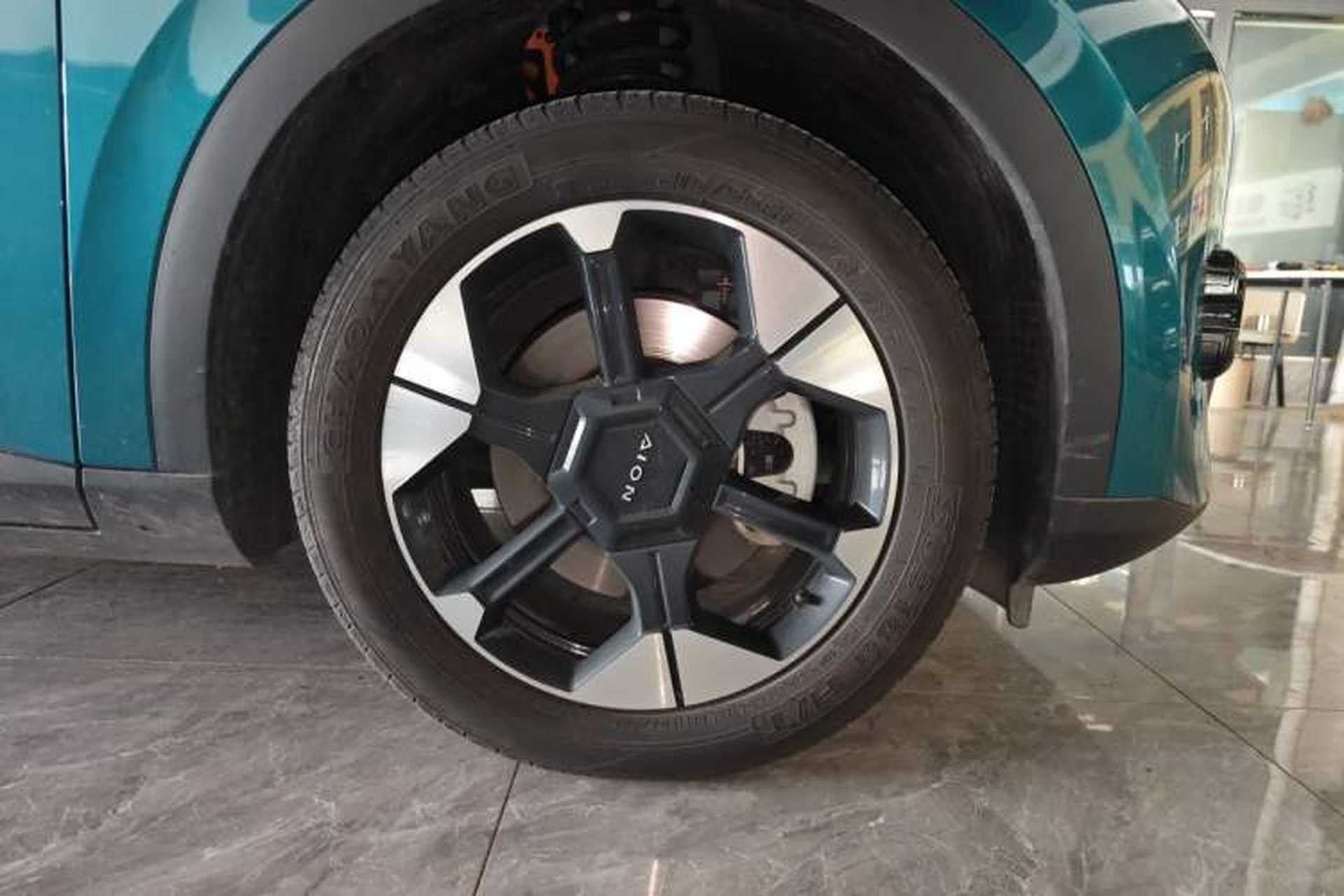 Used AION UT 2025 420 Prestige Edition Right Front Wheel Hub