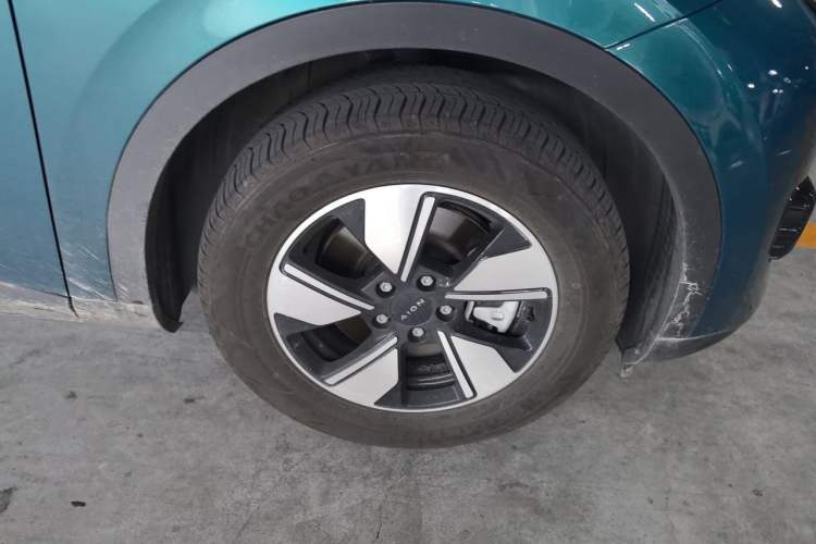 Used AION UT 2025 420 Intelligent Luxury Edition Right Front Wheel Hub
