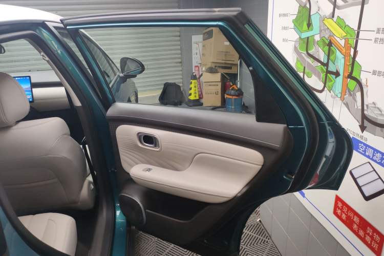Used AION UT 2025 420 Prestige Edition Right Rear Door Interior