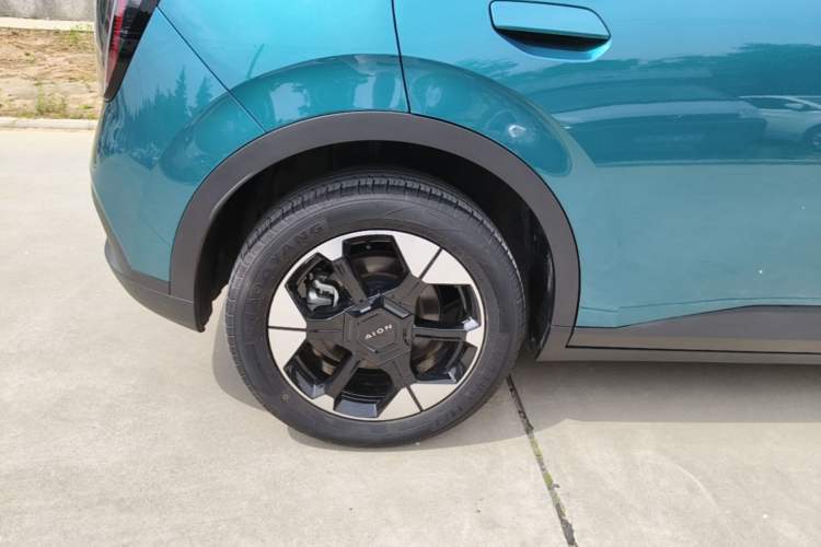 Used AION UT 2025 420 Prestige Edition Right Rear Wheel Hub