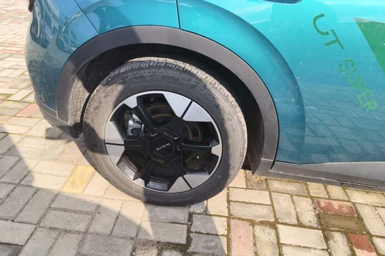 Used AION UT 2025 420 Prestige Edition Right Rear Wheel Hub