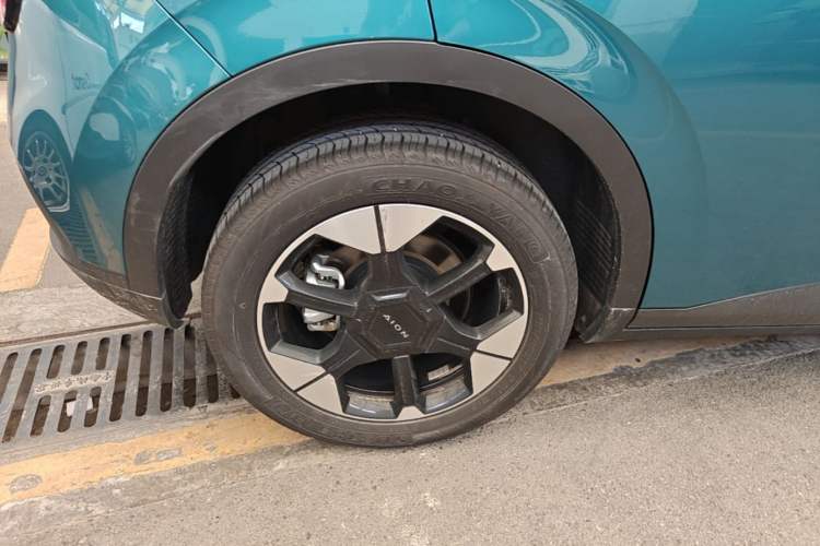 Used AION UT 2025 420 Prestige Edition Right Rear Wheel Hub