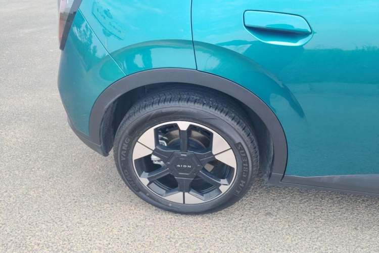 Used AION UT 2025 420 Prestige Edition Right Rear Wheel Hub