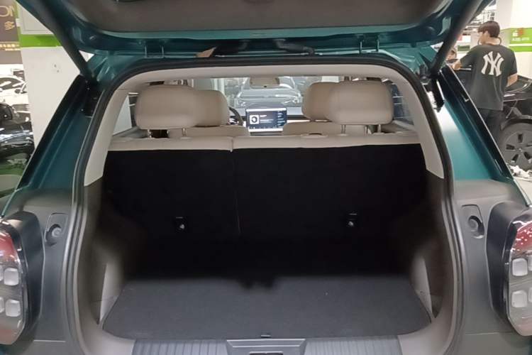 Used AION UT 2025 420 Intelligent Luxury Edition Trunk