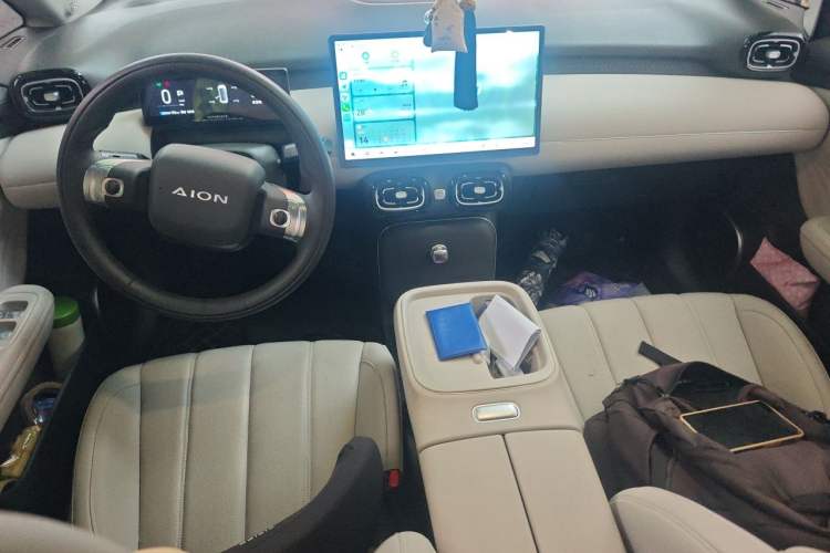 Used AION UT 2025 420 Prestige Edition Center Console