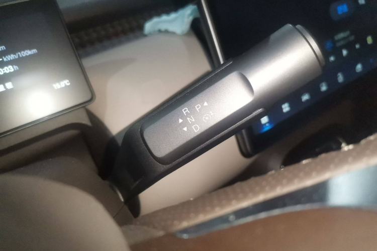 Used AION UT 2025 420 Intelligent Luxury Edition Gear Lever