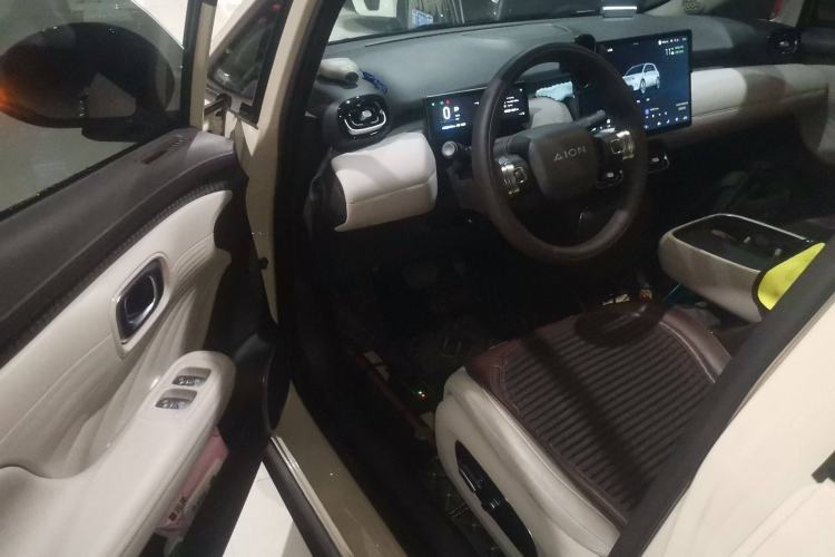 Used AION UT 2025 420 Intelligent Luxury Edition Interior 3