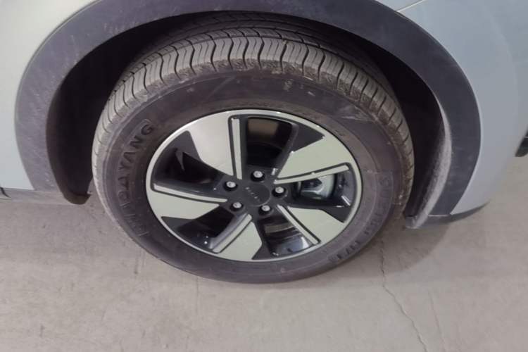 Used AION UT 2025 420 Intelligent Luxury Edition Right Front Wheel Hub