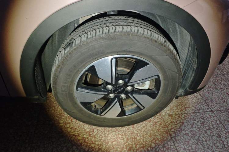 Used AION UT 2025 420 Intelligent Luxury Edition Right Front Wheel Hub