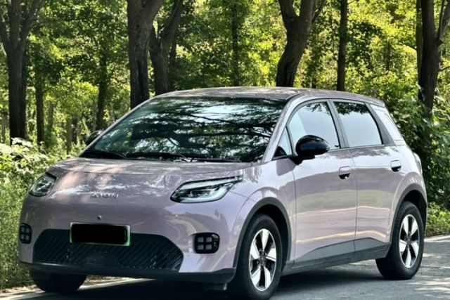 Używany AION UT 2025 420 Intelligent Luxury Edition
