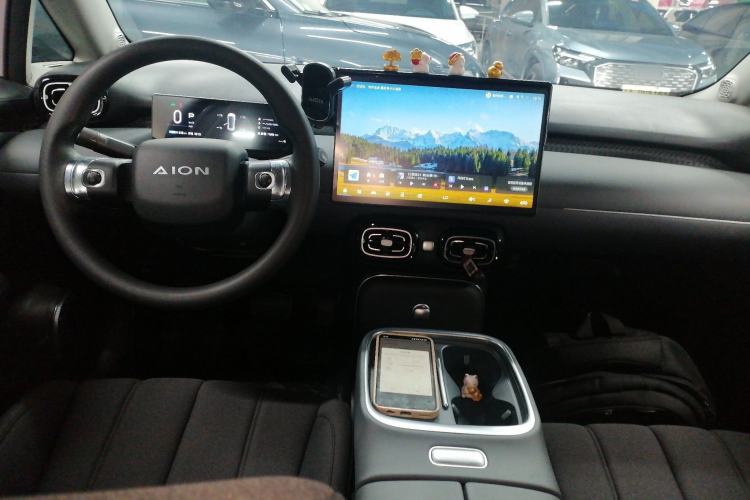 Used AION UT 2025 330 Star Edition Center Console