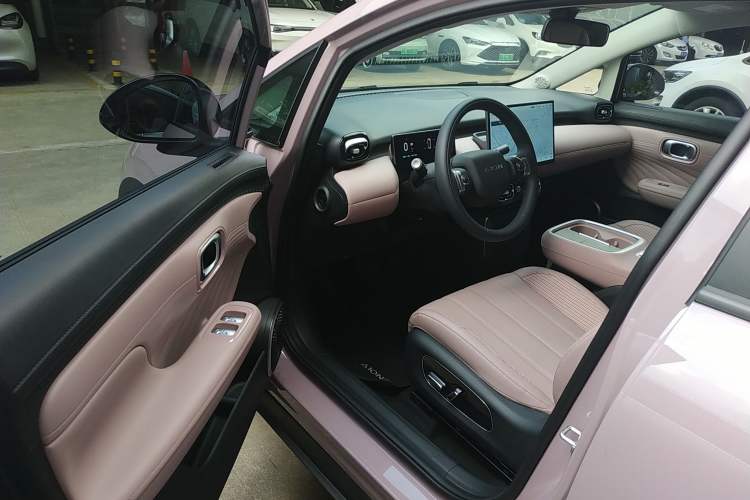 Used AION UT 2025 420 Intelligent Luxury Edition Driver Seat