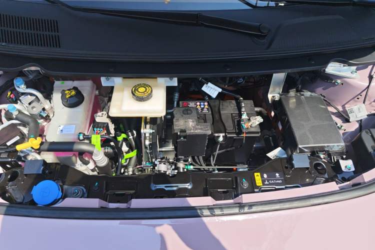 Used AION UT 2025 330 Starlight Edition Engine Bay
