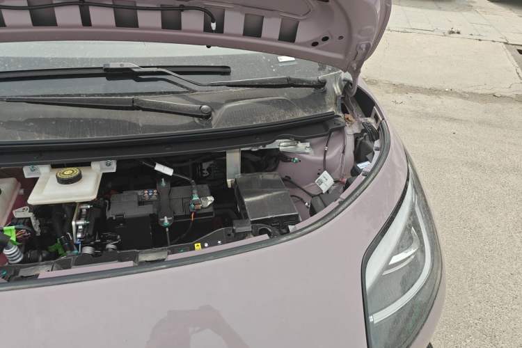Used AION UT 2025 330 Starlight Edition Engine Bay Left