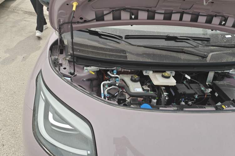 Used AION UT 2025 330 Starlight Edition Engine Bay Right