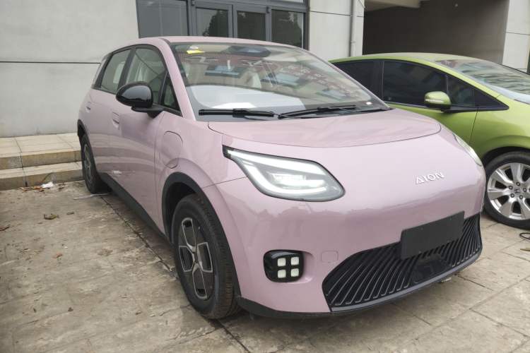 Used AION UT 2025 330 Starlight Edition Exterior 2