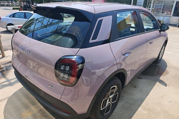 Used AION UT 2025 330 Starlight Edition Exterior 3